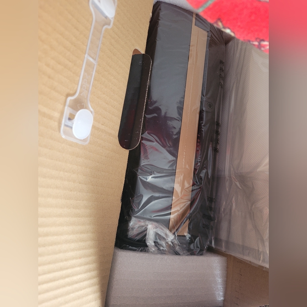 Black and Gold Vacuum Sealer Machine - Picture 5 of 10